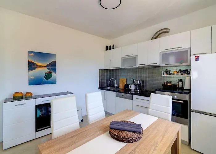 Pura Vida Crikvenica Riviera By Aneo Travel Grižane